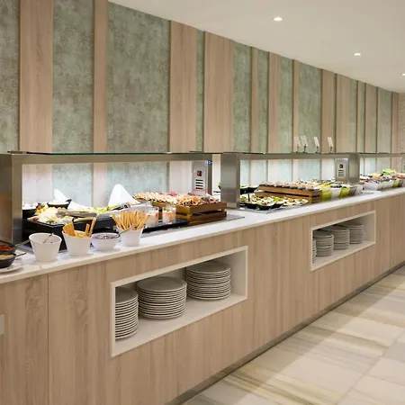 Hsm Madrigal Hotel 4*