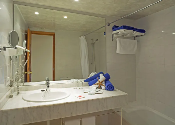 Ona Palmira باغيرا