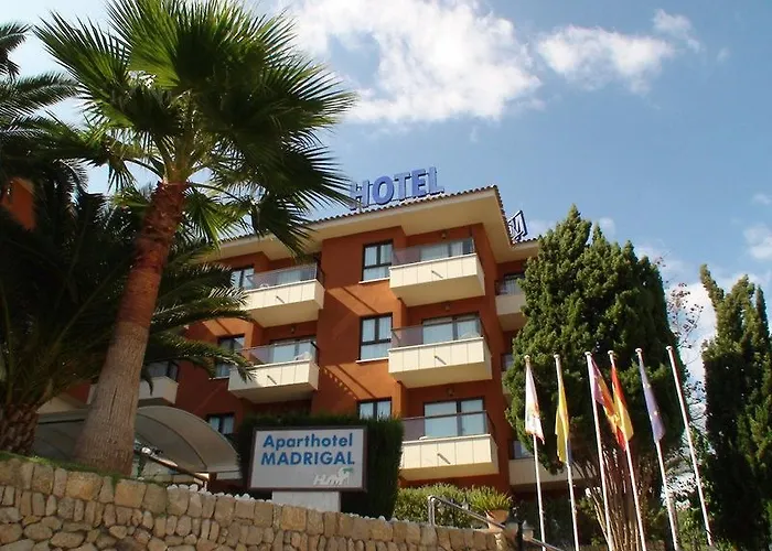 Ona Palmira 4* باغيرا