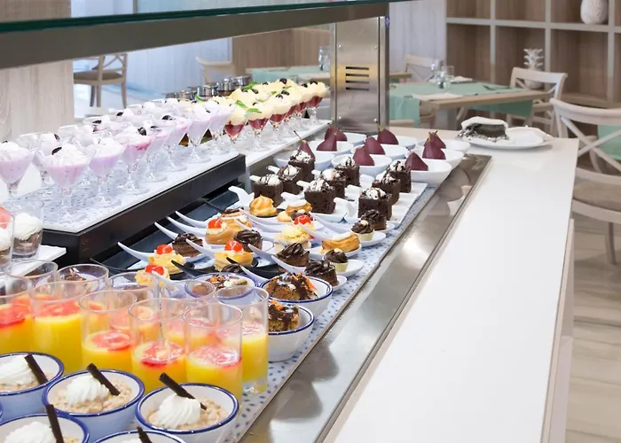 Ona Palmira 4* باغيرا