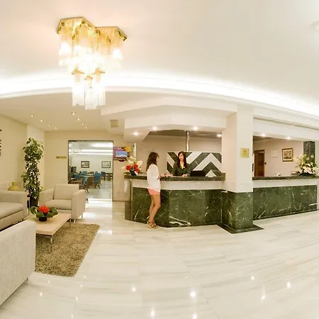 Ona Palmira 4* باغيرا