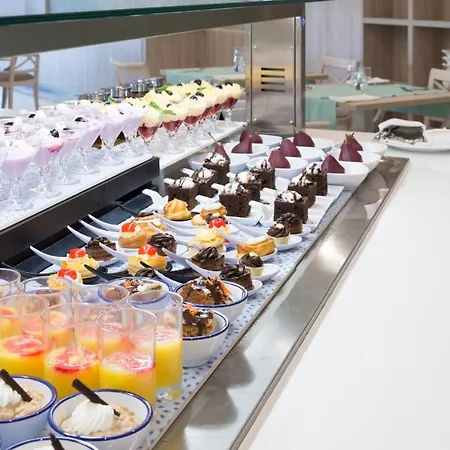 Ona Palmira 4* باغيرا